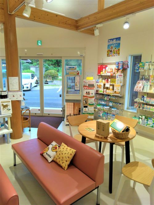 有限会社　快気堂薬局店内